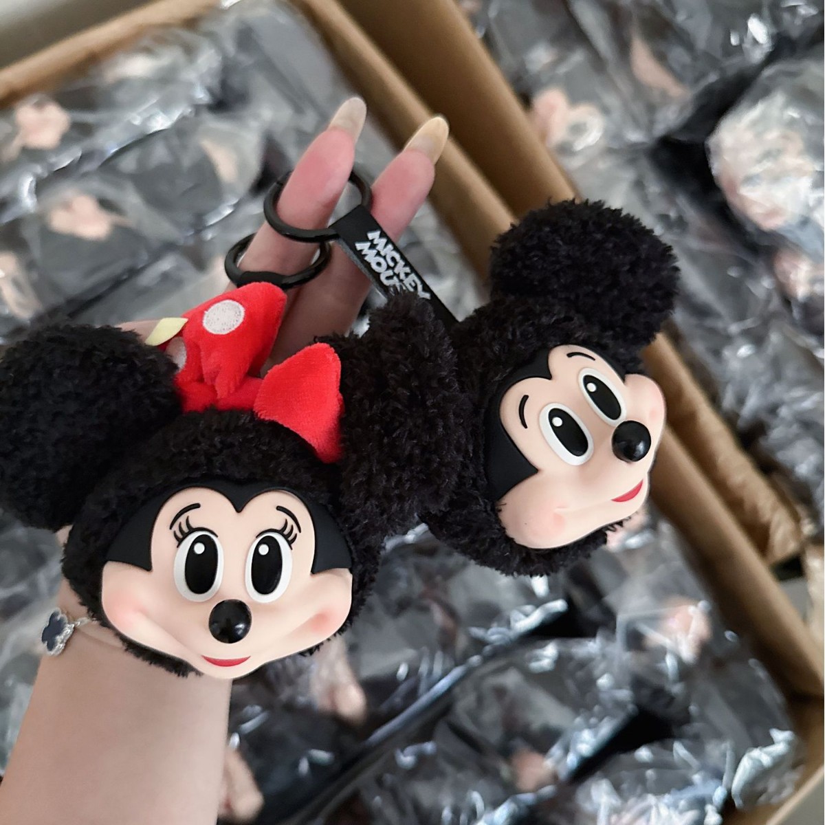 Porte-clés poupée en peluche M - Kids Toys Young avis et prix